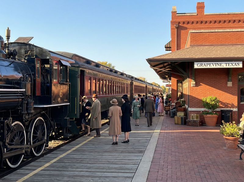 Vintage train at Grapevine station