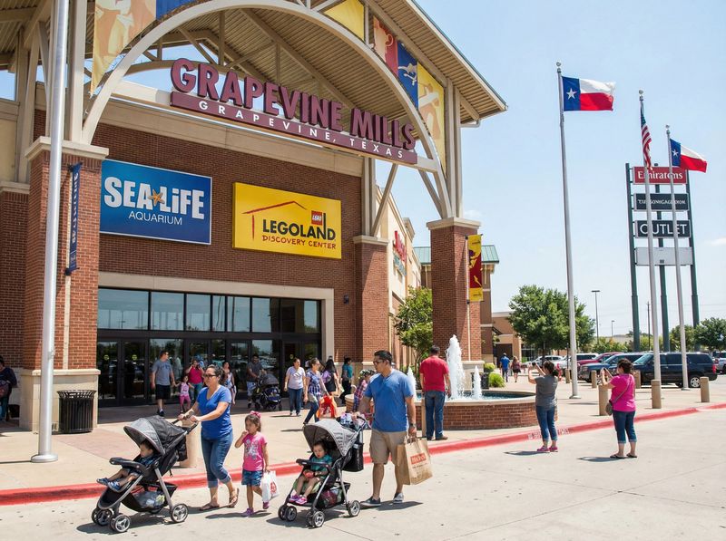 Entrance of Grapevine Mills shopping center