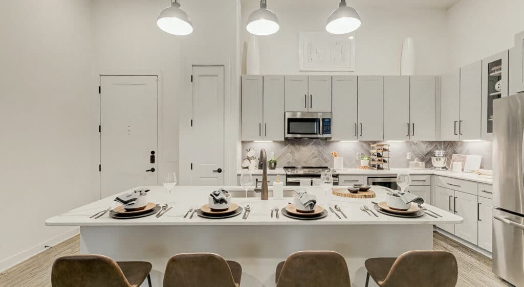 Colinas Pointe apartment interior in Apartment Locators in Irving TX